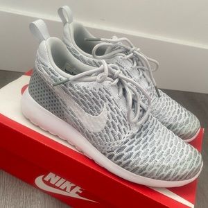 Nike Roshe One Flyknit shoes